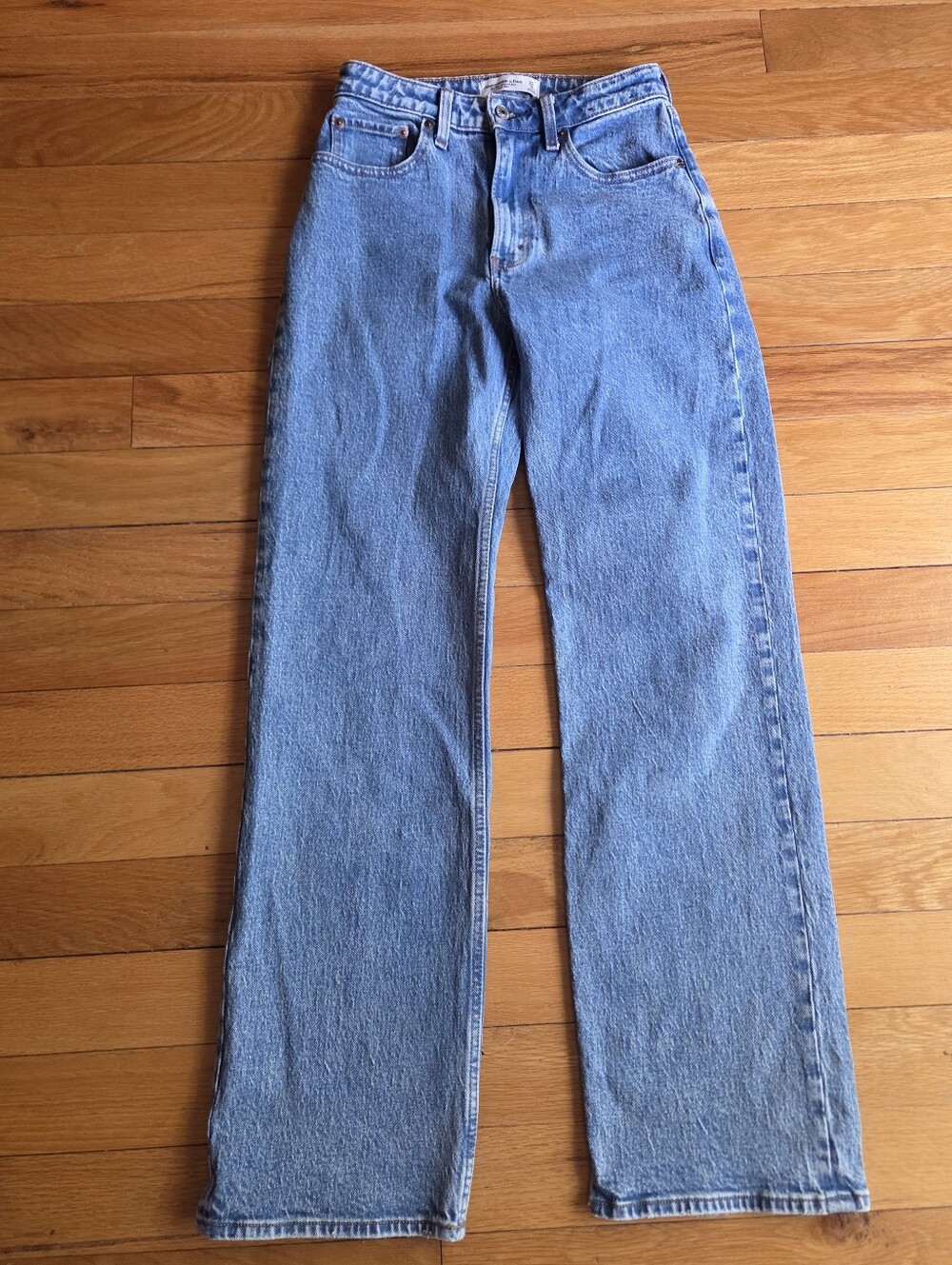 Abercrombie & Fitch 90s Relaxed Jean High Rise Curve Love
